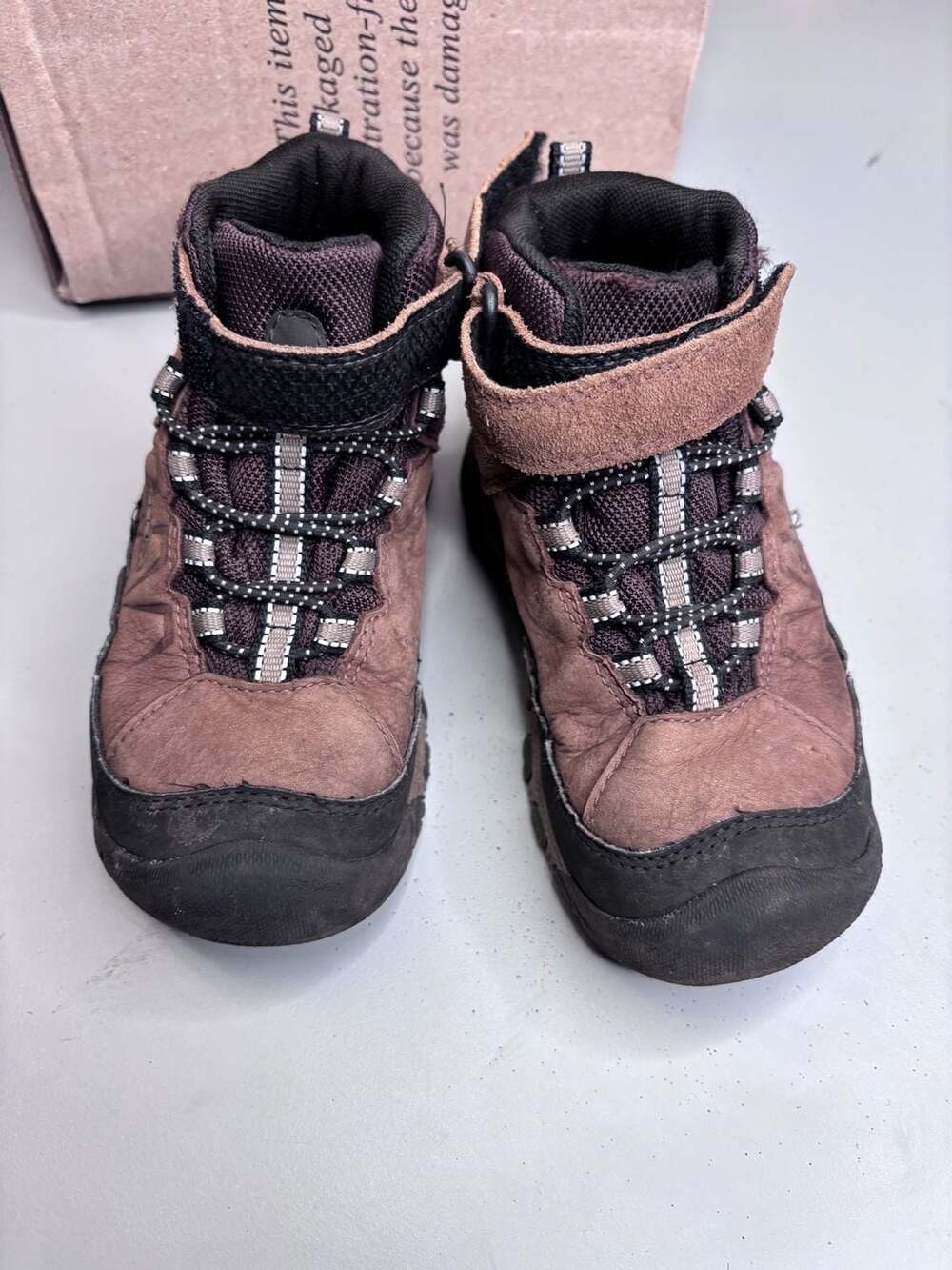 KEEN Kids Targhee IV Waterproof Mid Hiking Boots kids size 11 - Picture 2 of 5